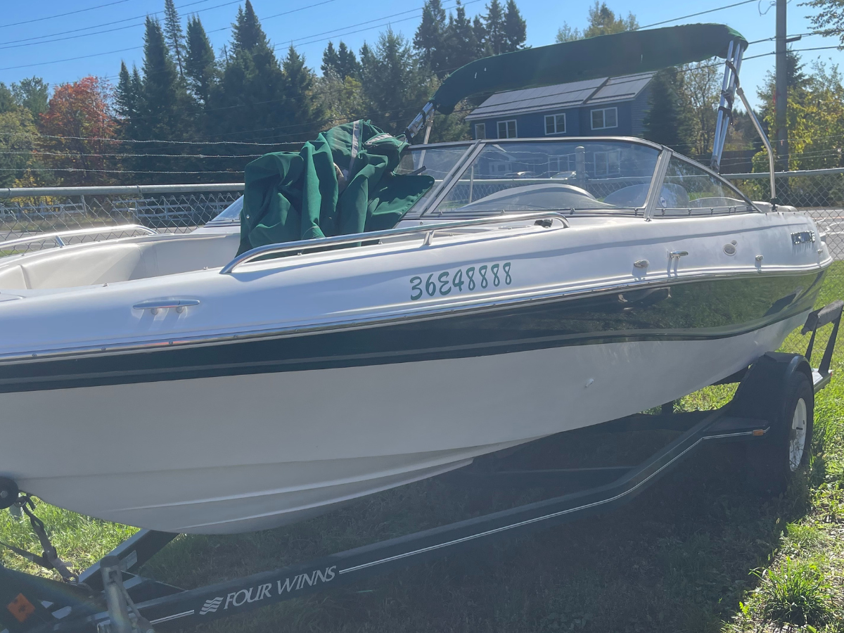 Photo of Four Winns H200