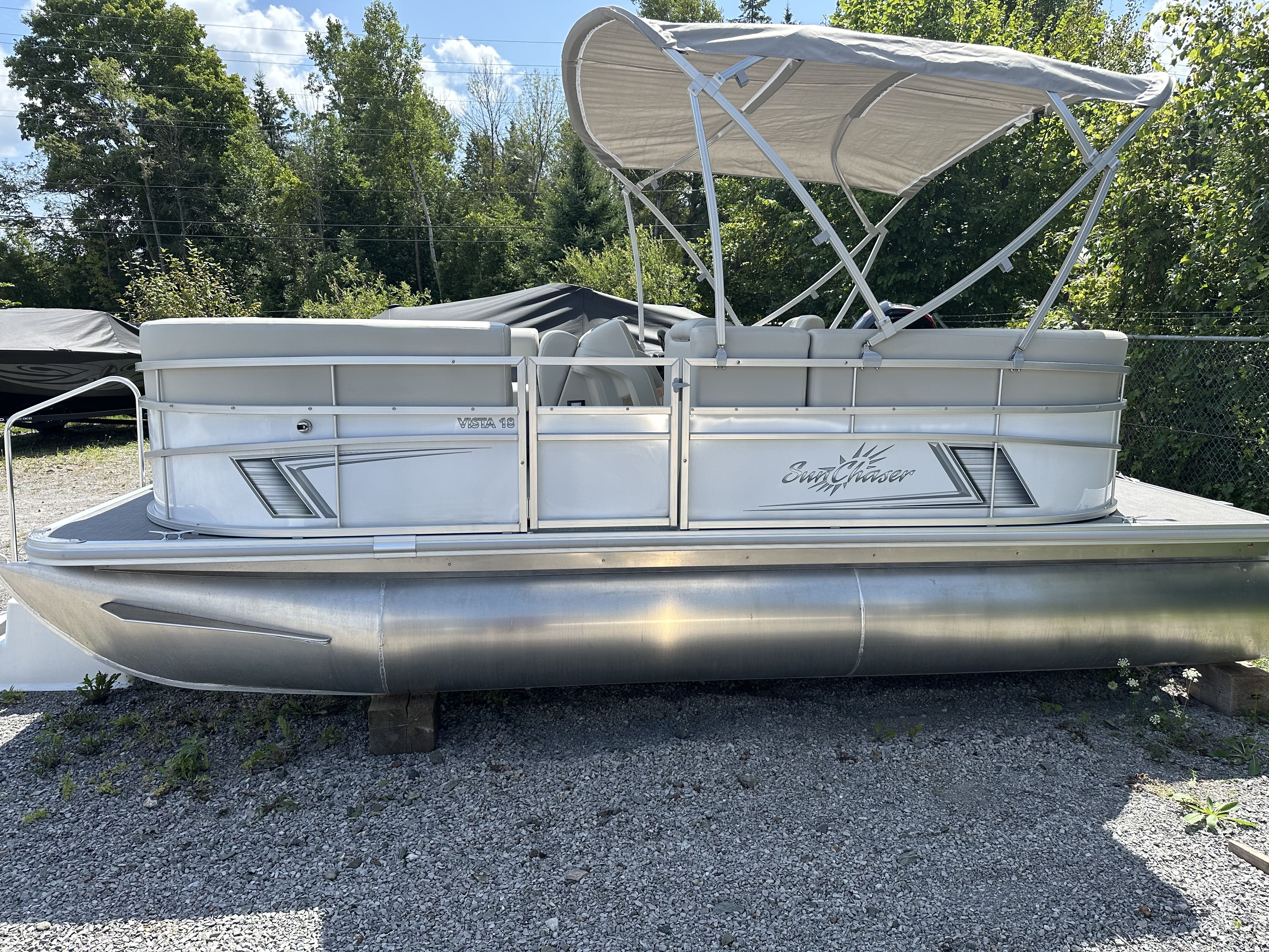 Photo of Sunchaser Vista 18 LR
