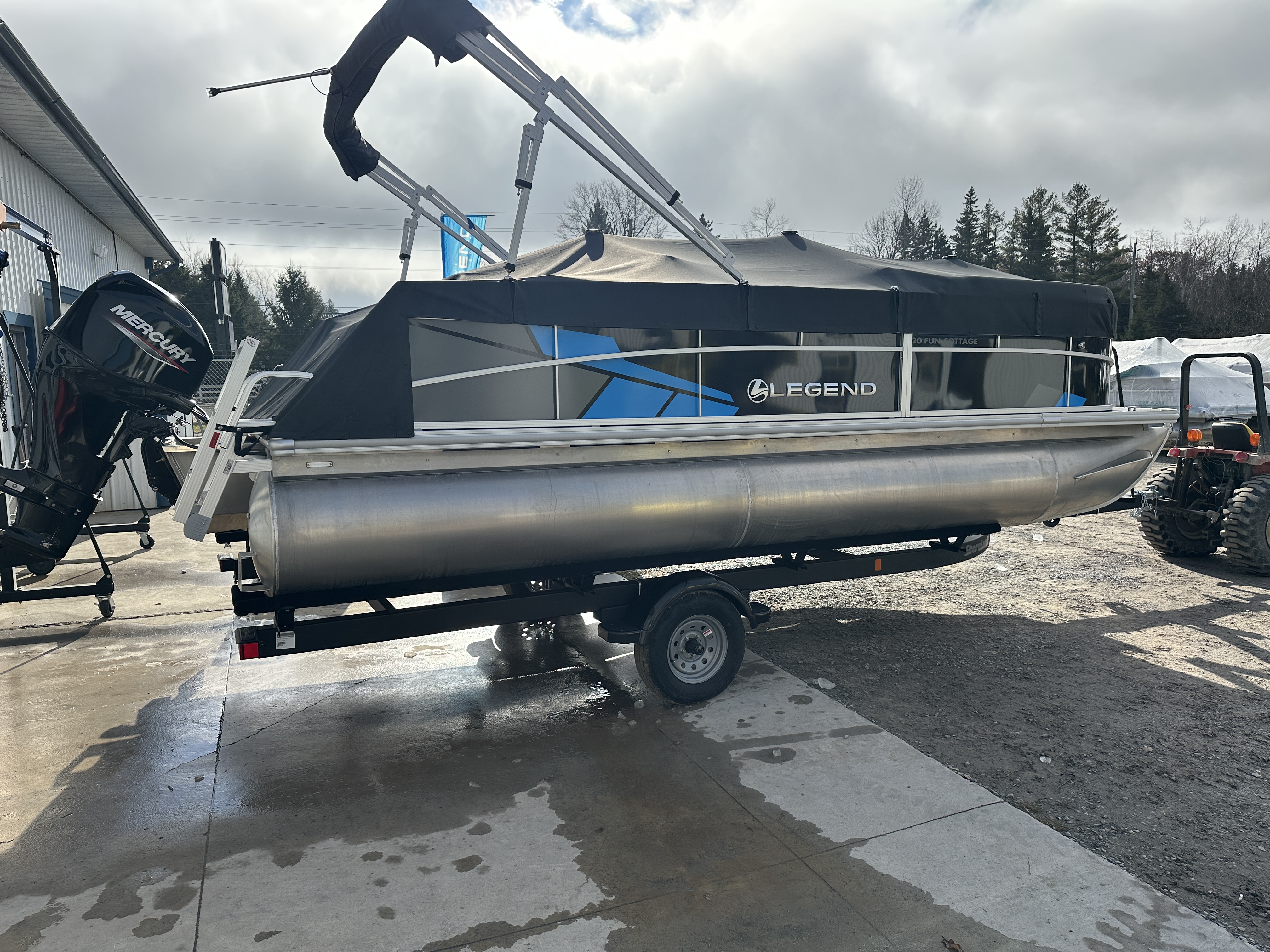 Photo of Legend Boats 20 Fun Cottage